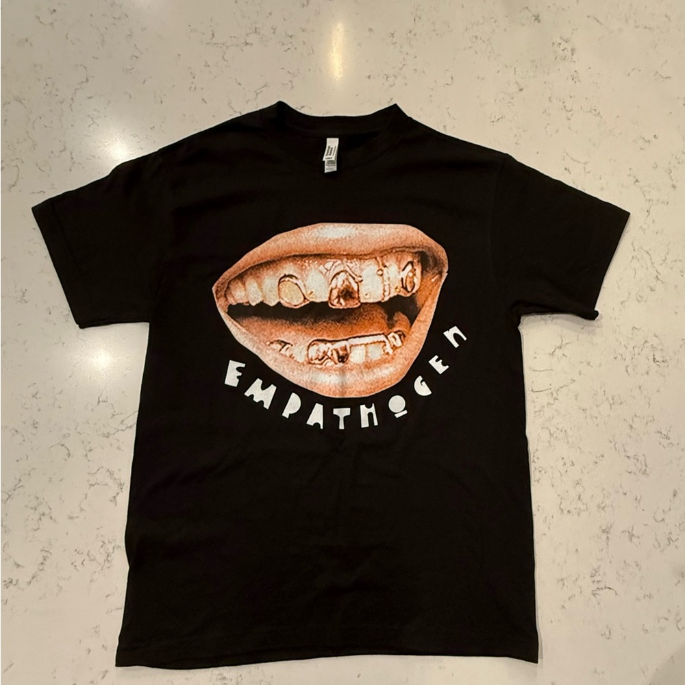 WILLOW tour tee Coldplay 2025